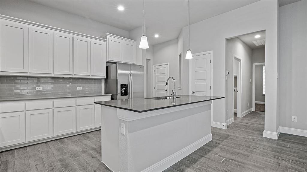 2509 Goldfinch Drive Property Photo 6