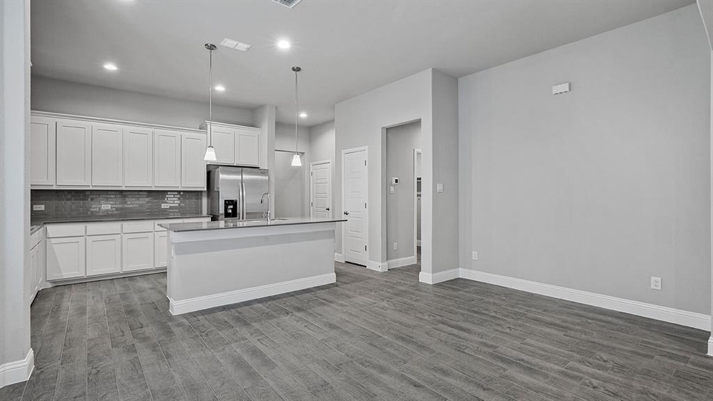 2509 Goldfinch Drive Property Photo 8