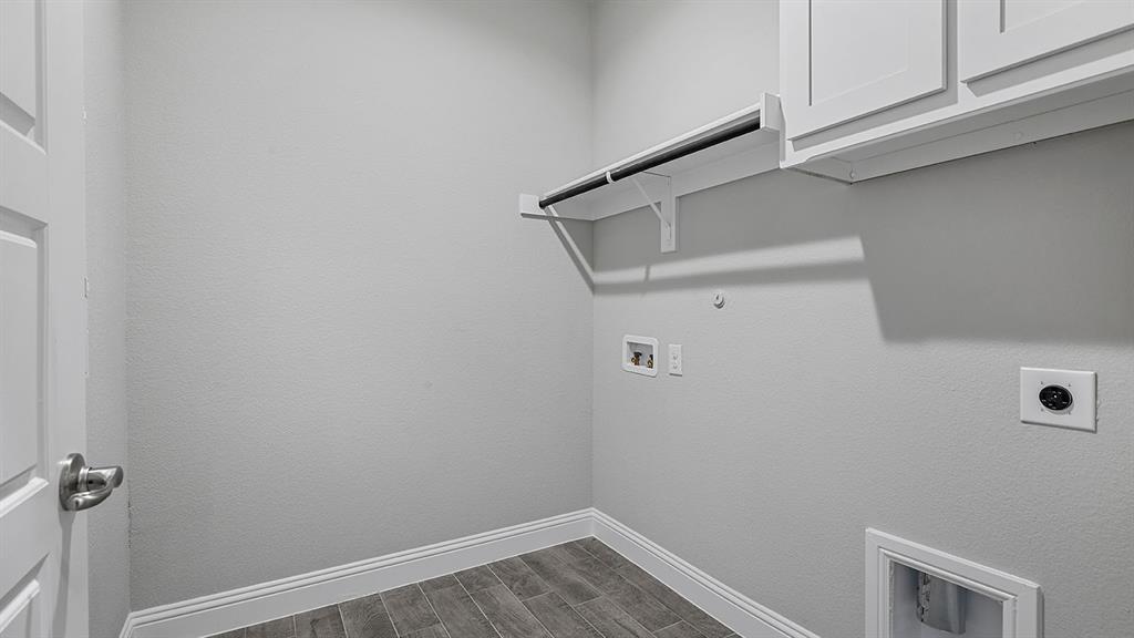 2509 Goldfinch Drive Property Photo 32