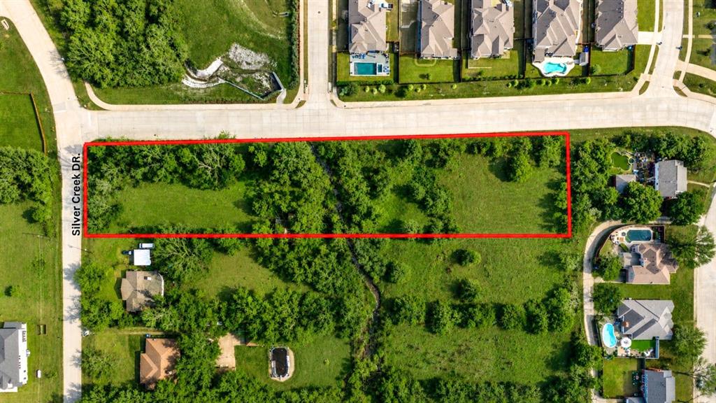 1000 Silver Creek Drive Property Photo 5