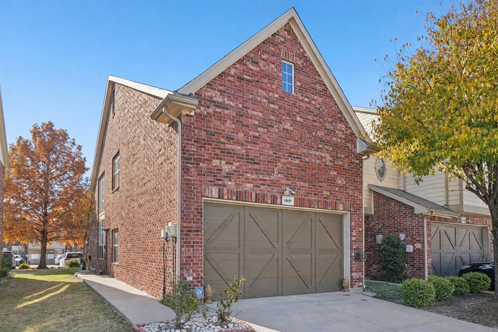 1049 Colonial Drive Property Photo 1