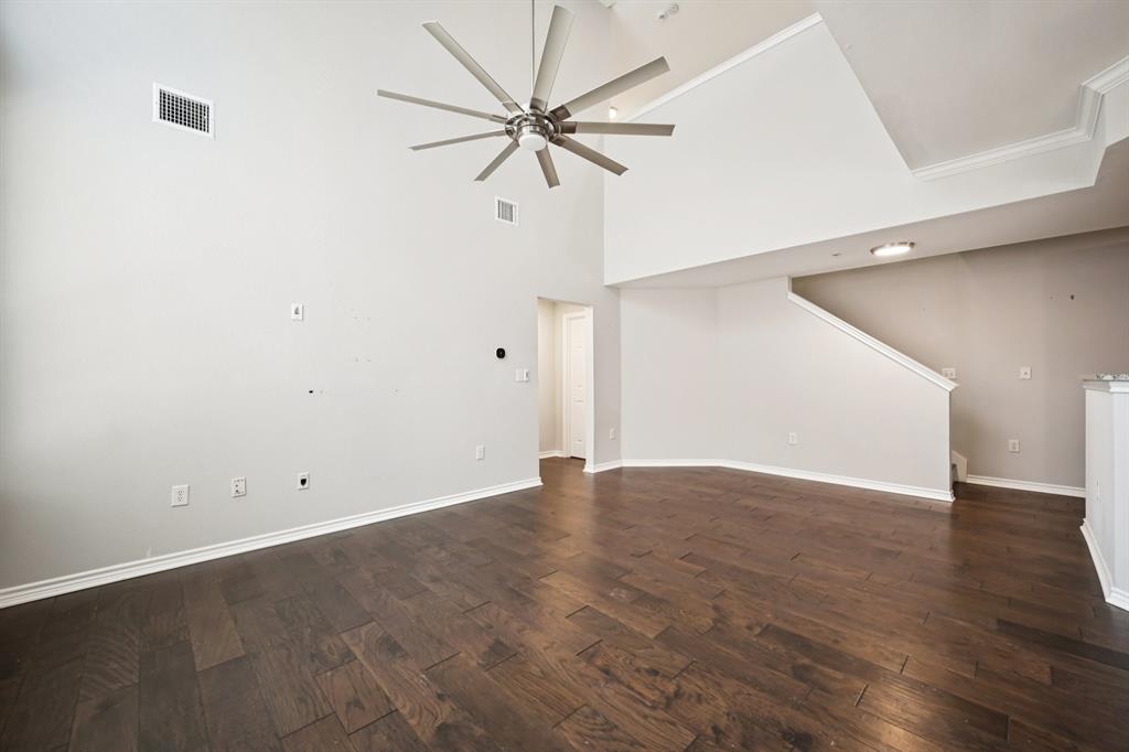1049 Colonial Drive Property Photo 11