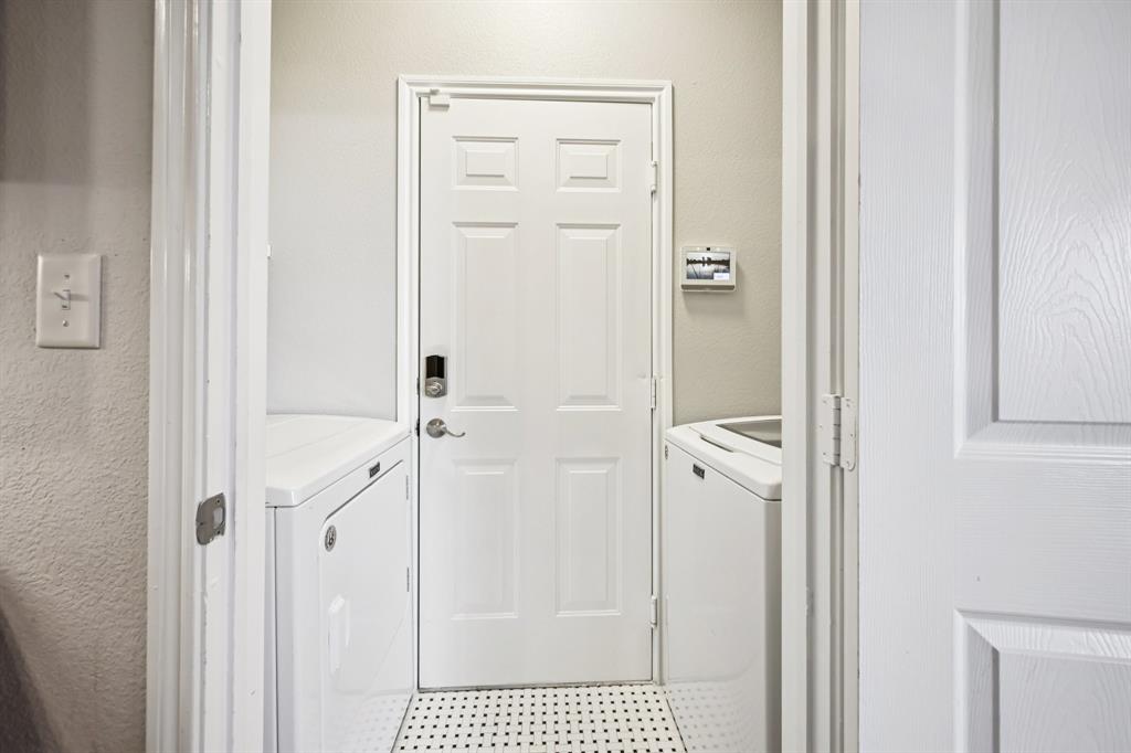 1049 Colonial Drive Property Photo 25