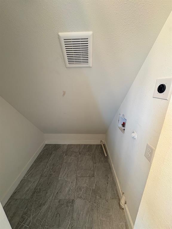 4209 Metropolitan Avenue Property Photo 14