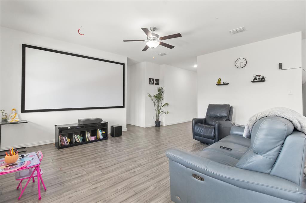 3505 Riverside Drive Property Photo 5