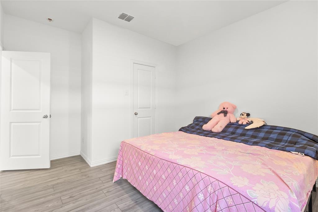 3505 Riverside Drive Property Photo 12
