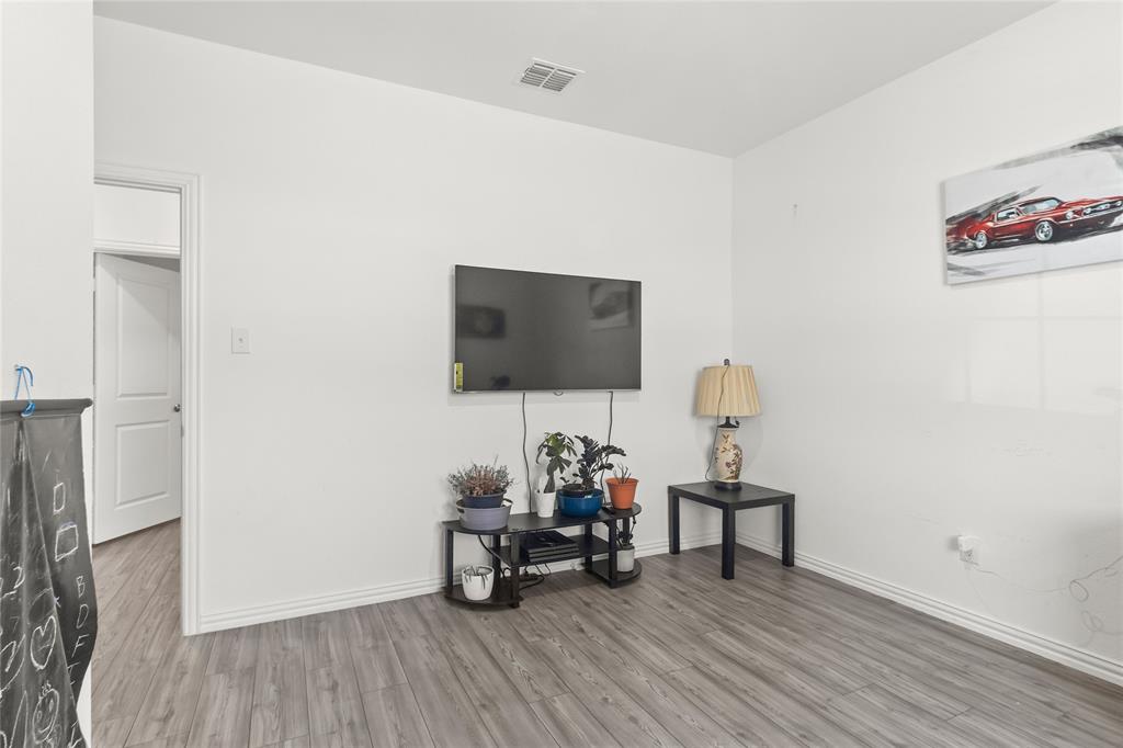 3505 Riverside Drive Property Photo 16