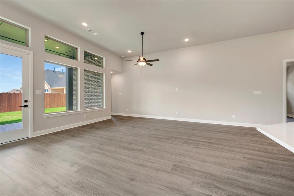 7812 Pondview Lane Property Photo 16