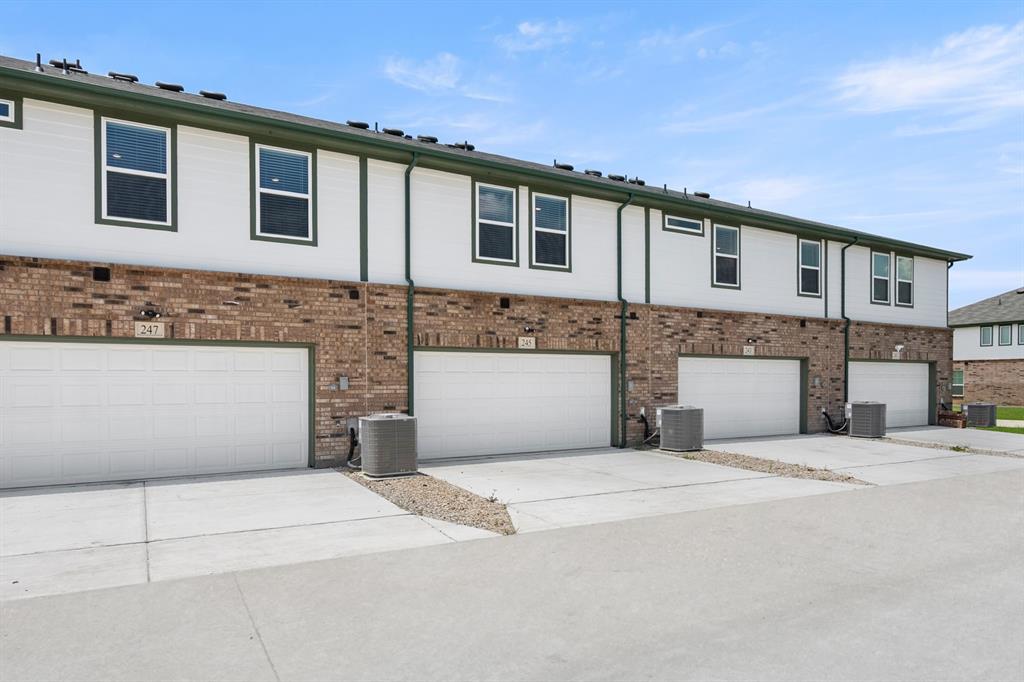 245 Wagon Spoke 18 Property Photo 4