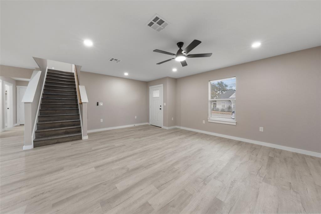 1905 Sanger Avenue Property Photo 3