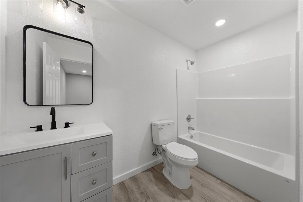 1905 Sanger Avenue Property Photo 18