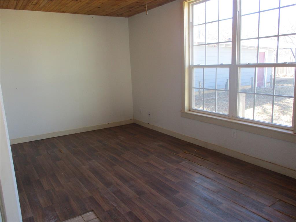 205 S Oaklawn Property Photo 8