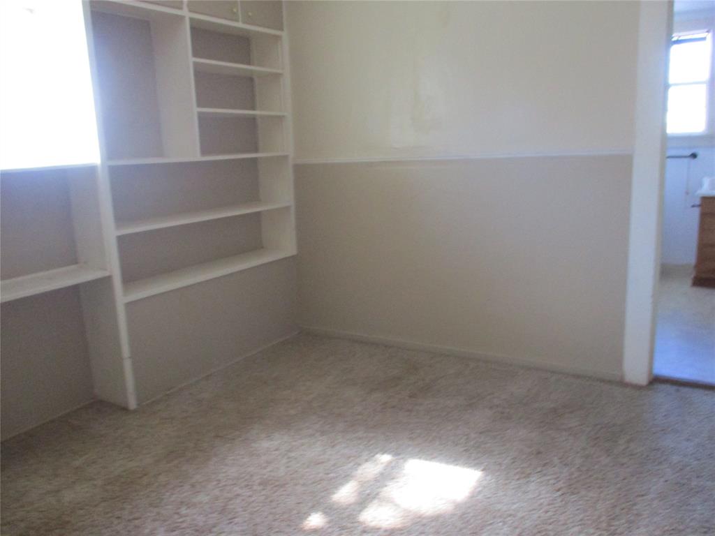 205 S Oaklawn Property Photo 11