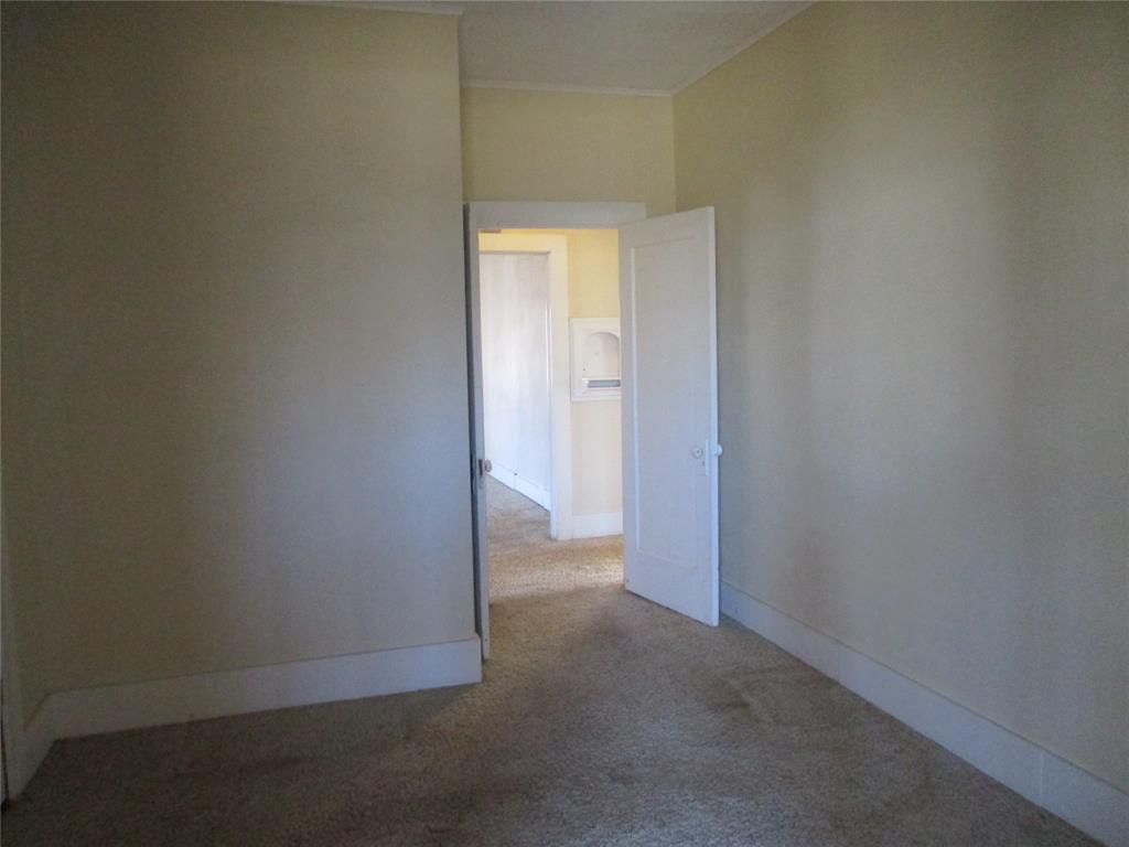 205 S Oaklawn Property Photo 13