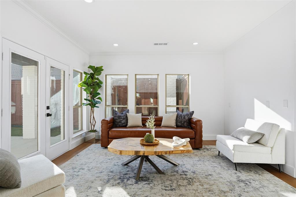 2 Parliament Place Property Photo 10
