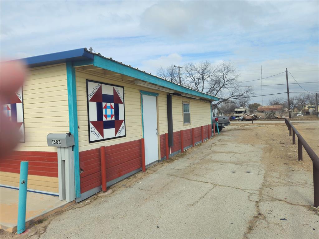 1303 E Central Avenue Property Photo 4