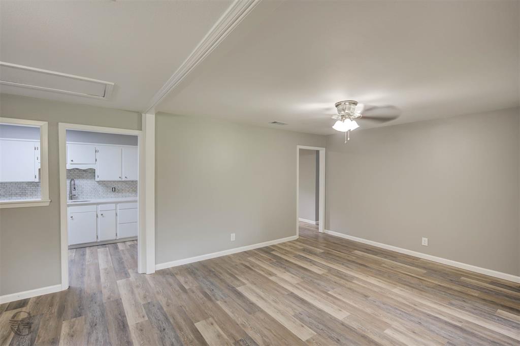 2513 Dundee Circle Property Photo 4