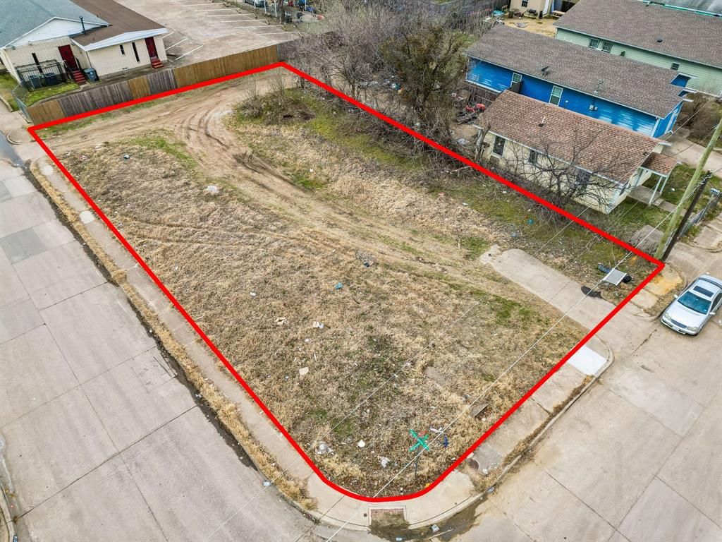 1702 Nomas Street Property Photo 1