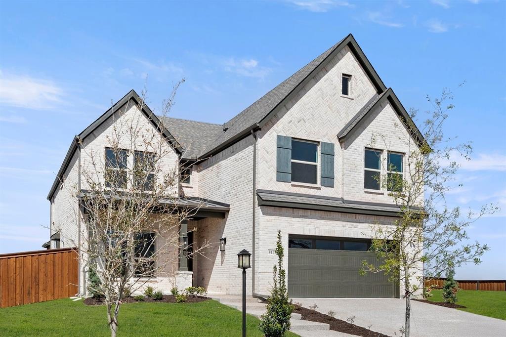 813 Golden Galaxy Way Property Photo 2