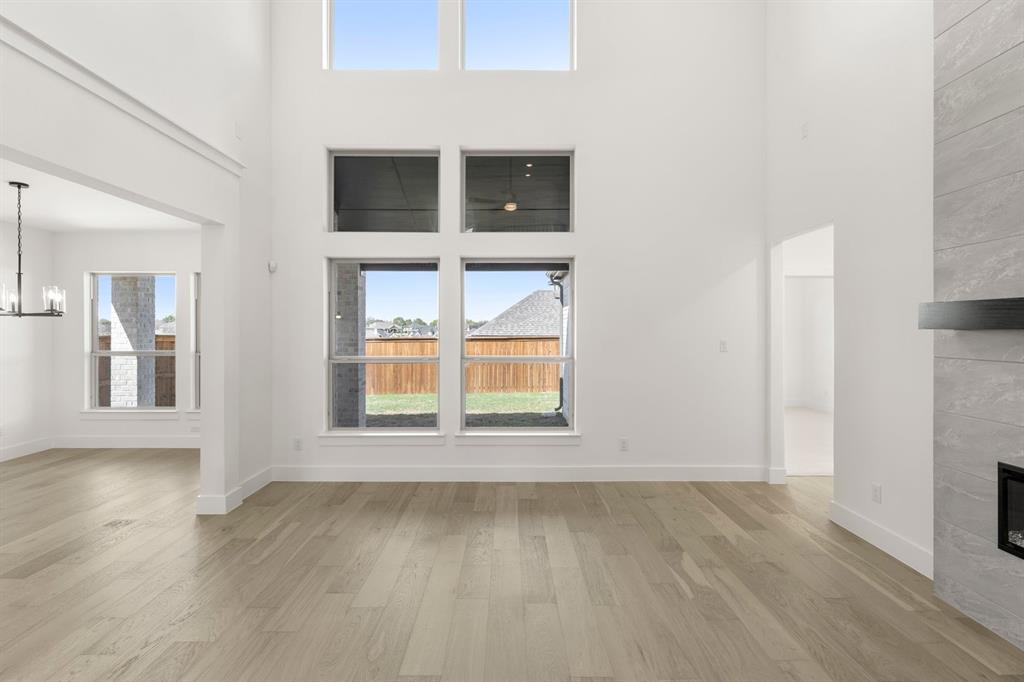 813 Golden Galaxy Way Property Photo 13