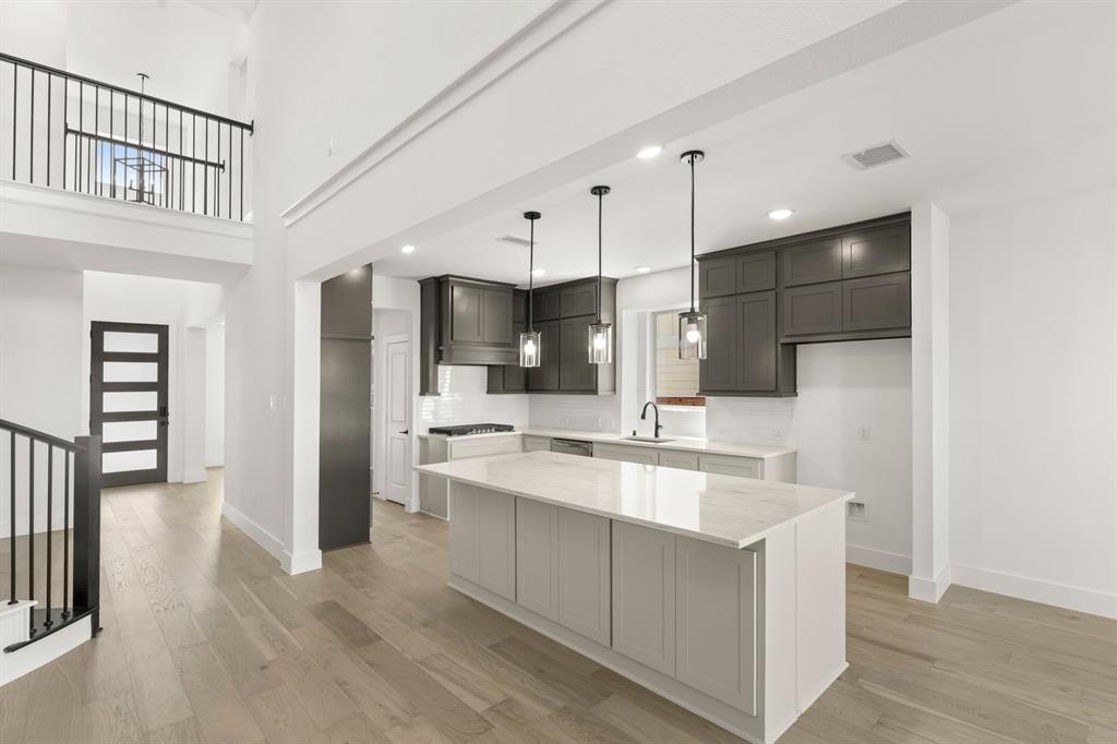 813 Golden Galaxy Way Property Photo 17