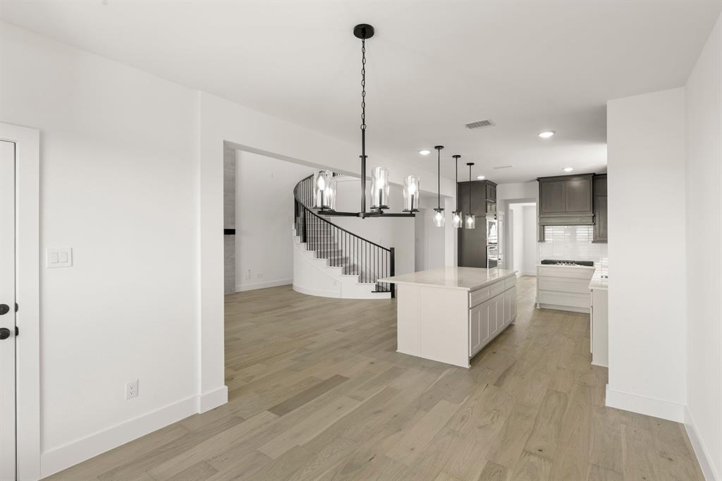 813 Golden Galaxy Way Property Photo 20