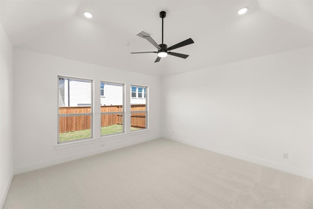 813 Golden Galaxy Way Property Photo 21