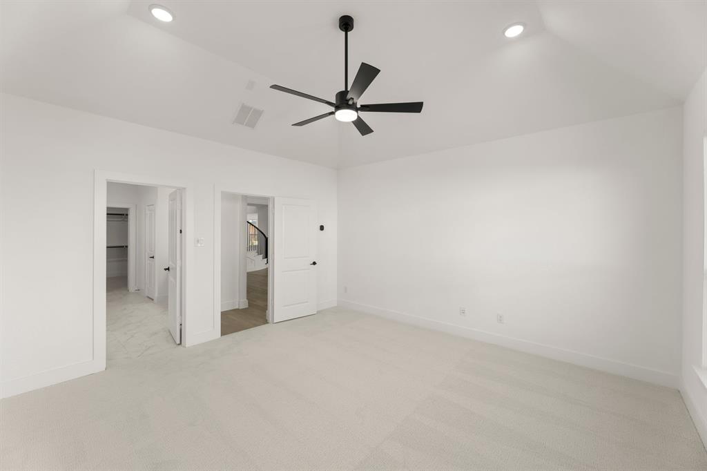 813 Golden Galaxy Way Property Photo 22