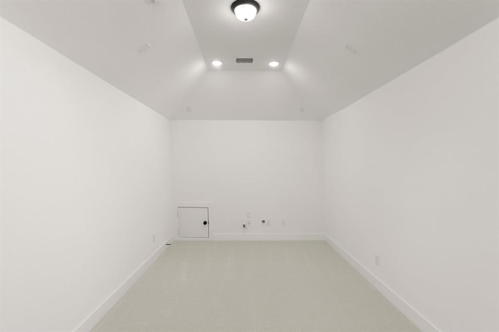 813 Golden Galaxy Way Property Photo 29
