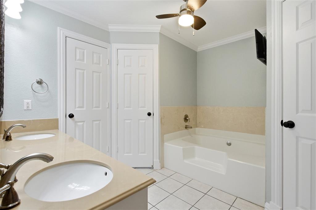 13914 Overlook Property Photo 21
