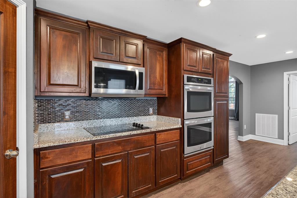 720 Haggerty Road Property Photo 15