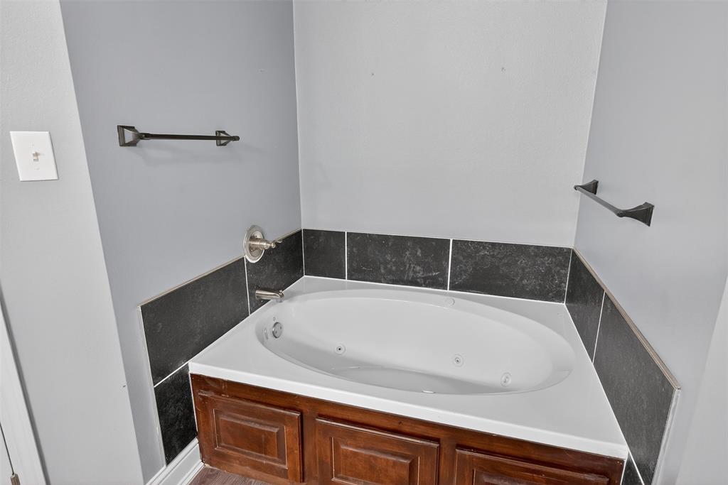 720 Haggerty Road Property Photo 20