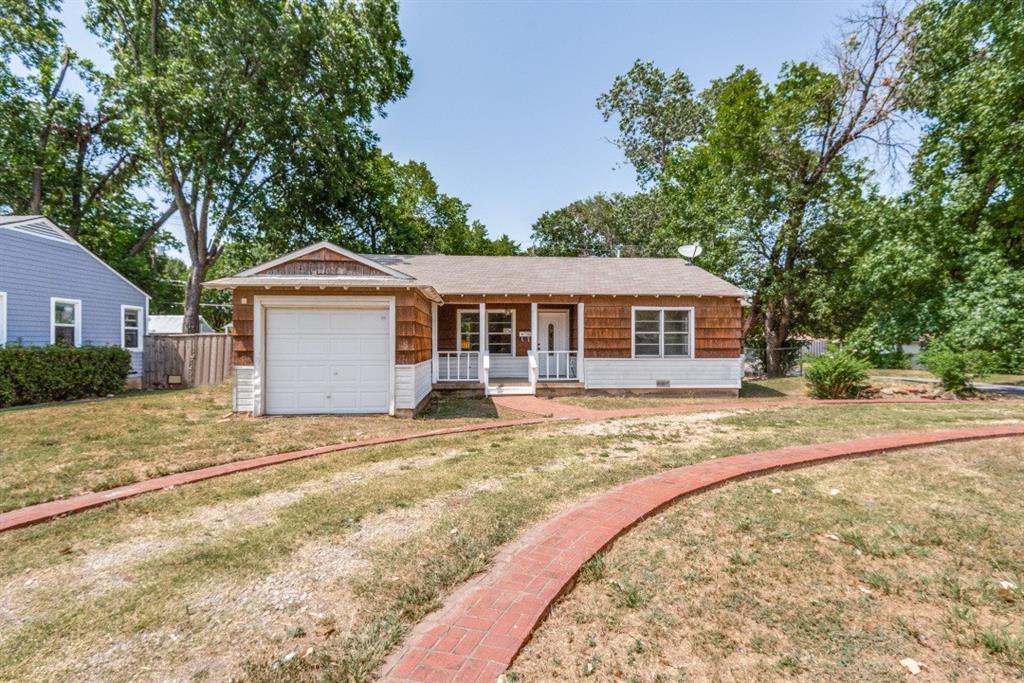 2505 Falls Drive Property Photo 1