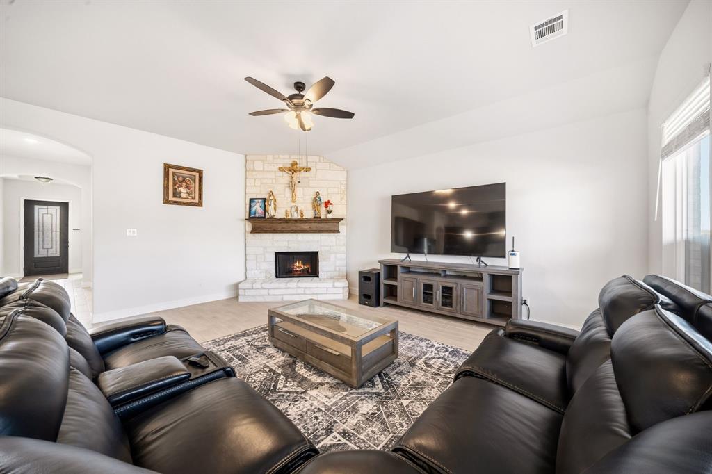 3841 Eagles Bluff Road Property Photo 10