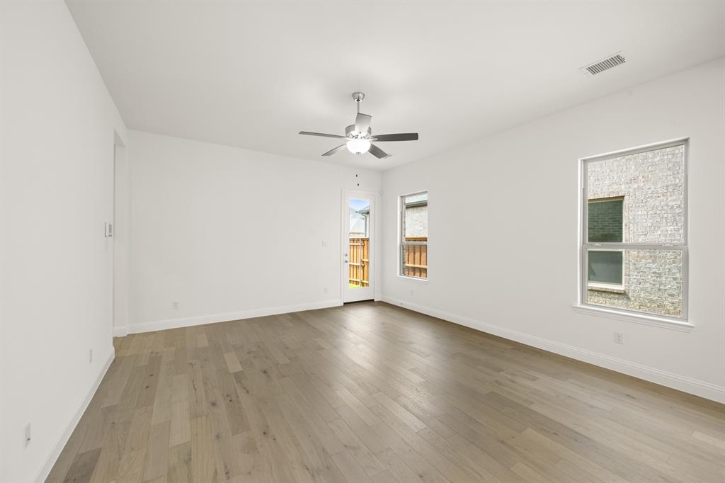 1540 Euclid Alley Property Photo 33