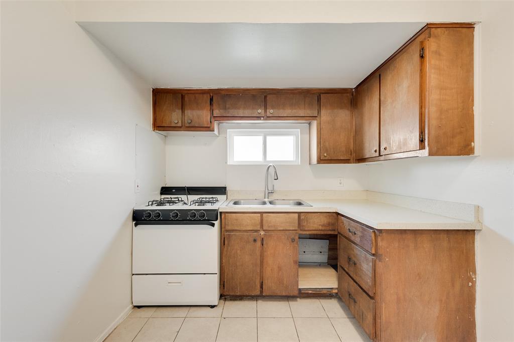 506 N Elm Street A Property Photo 8