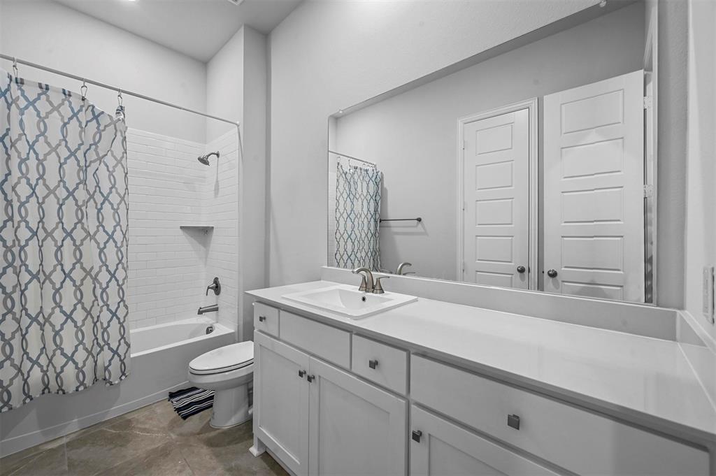 2210 Balboa Drive Property Photo 10