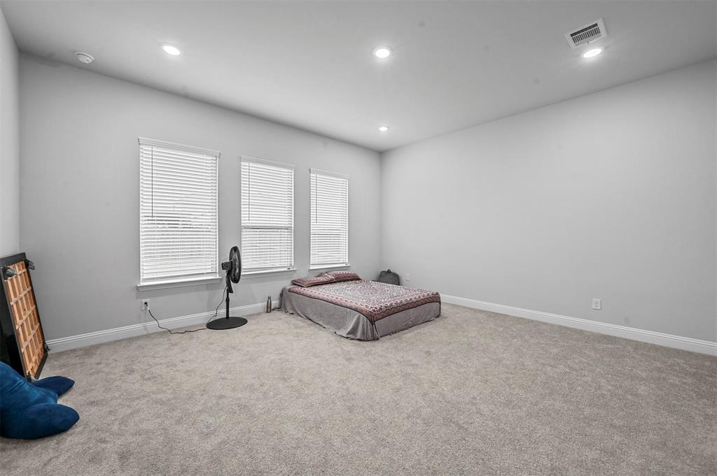 2210 Balboa Drive Property Photo 12