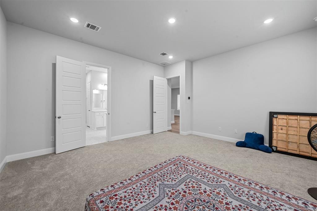 2210 Balboa Drive Property Photo 13