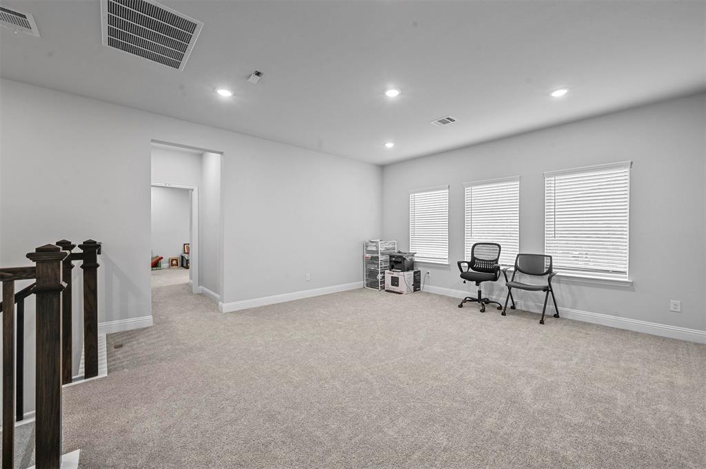 2210 Balboa Drive Property Photo 21