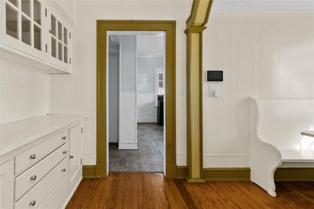 206 S Avenue B Property Photo 7