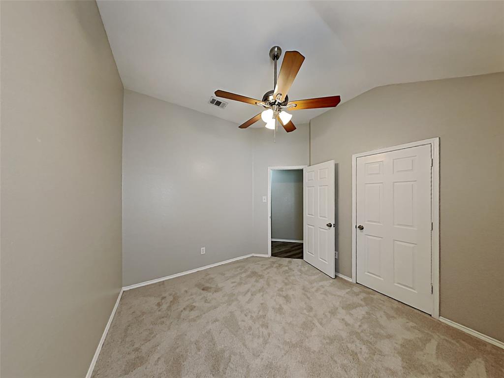 617 Oak Hollow Trail Property Photo 2