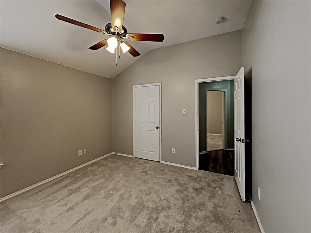 617 Oak Hollow Trail Property Photo 5