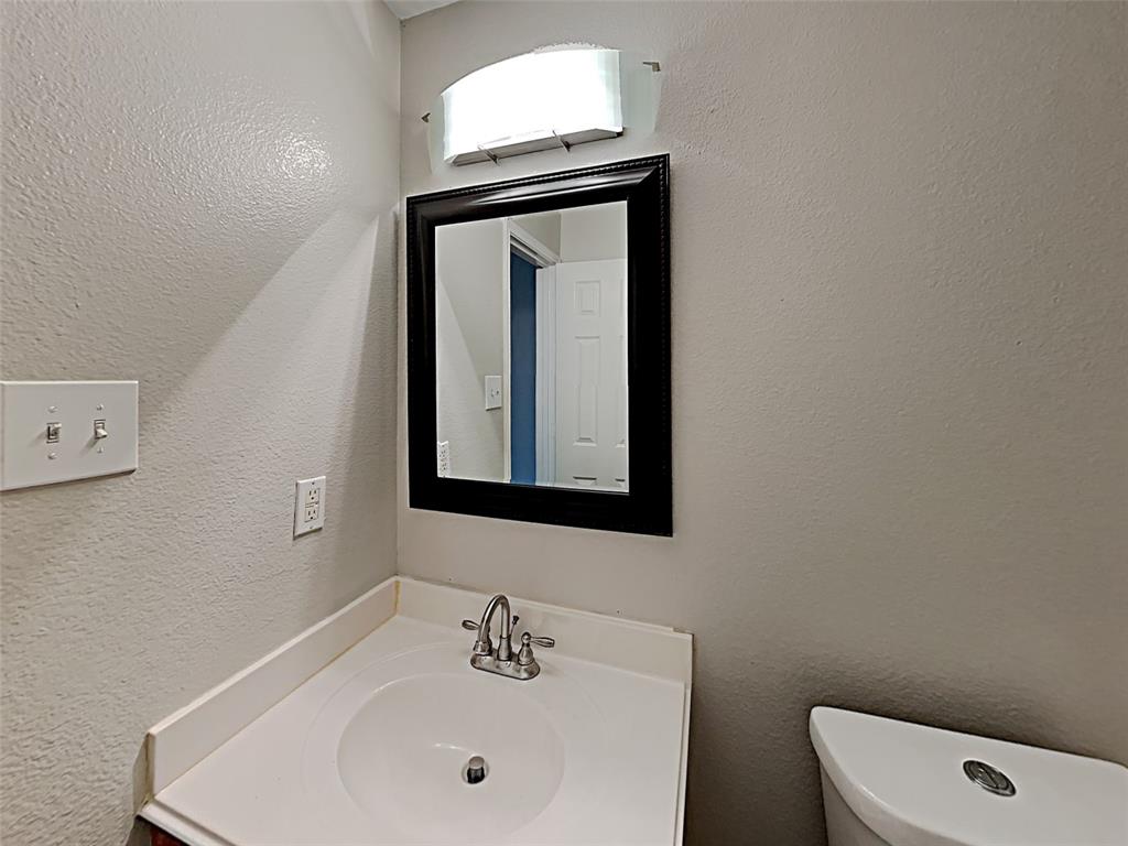 617 Oak Hollow Trail Property Photo 6