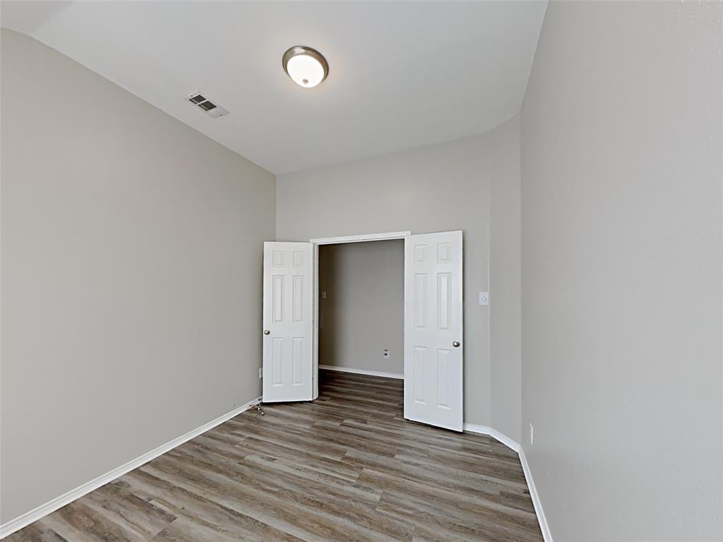 617 Oak Hollow Trail Property Photo 8