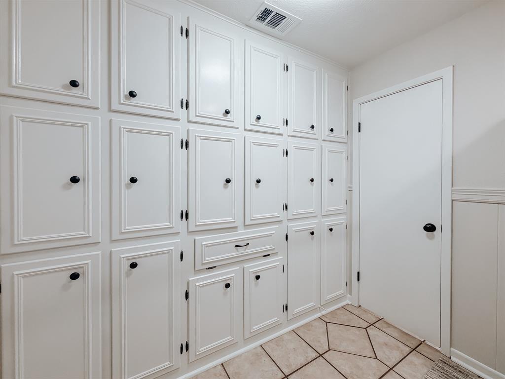 2013 Glenwood Circle Property Photo 14
