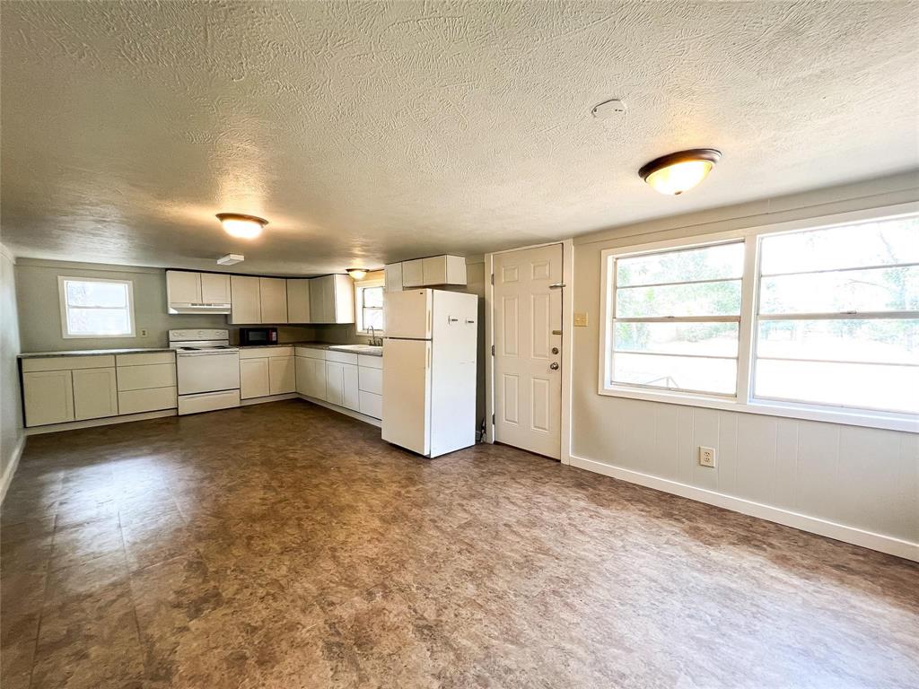 1425, 1435, 420 Groesbeck & Lillian Property Photo 8
