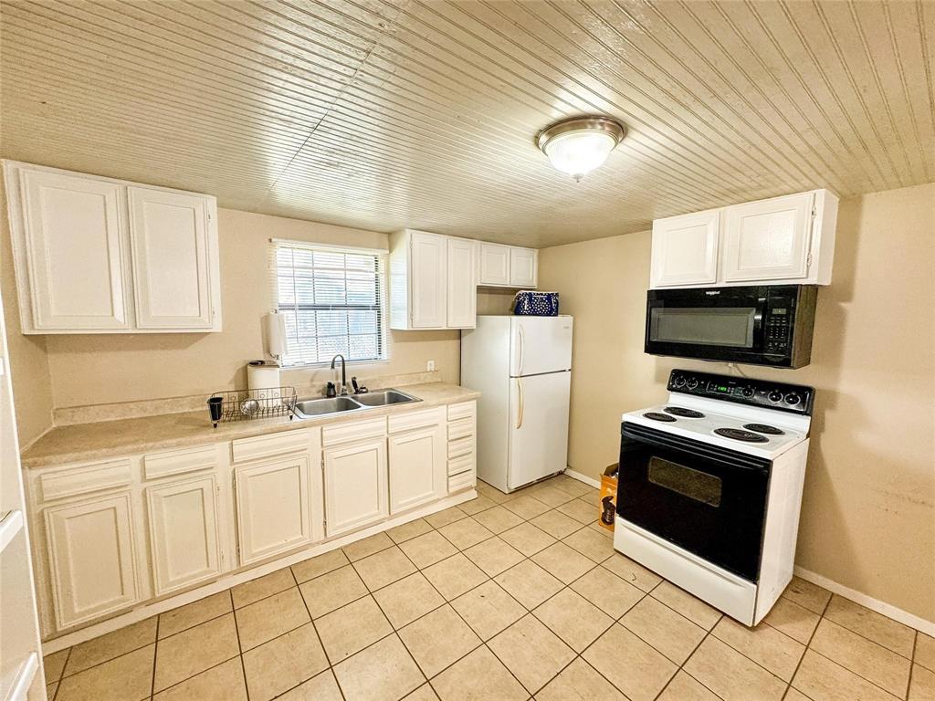 1425, 1435, 420 Groesbeck & Lillian Property Photo 34