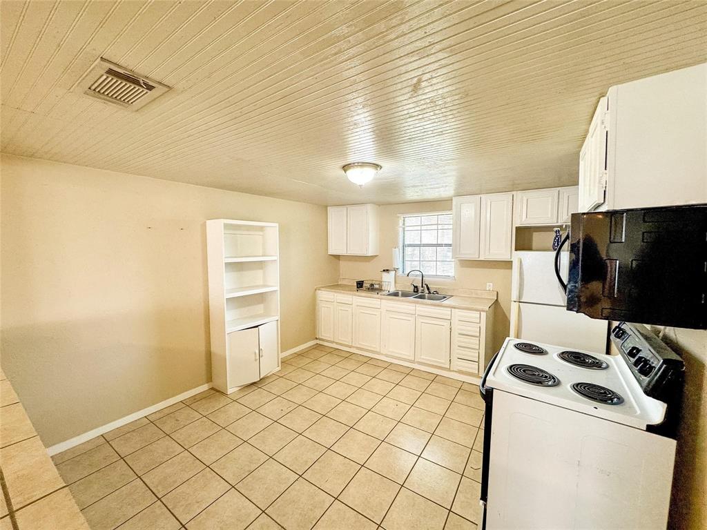 1425, 1435, 420 Groesbeck & Lillian Property Photo 35