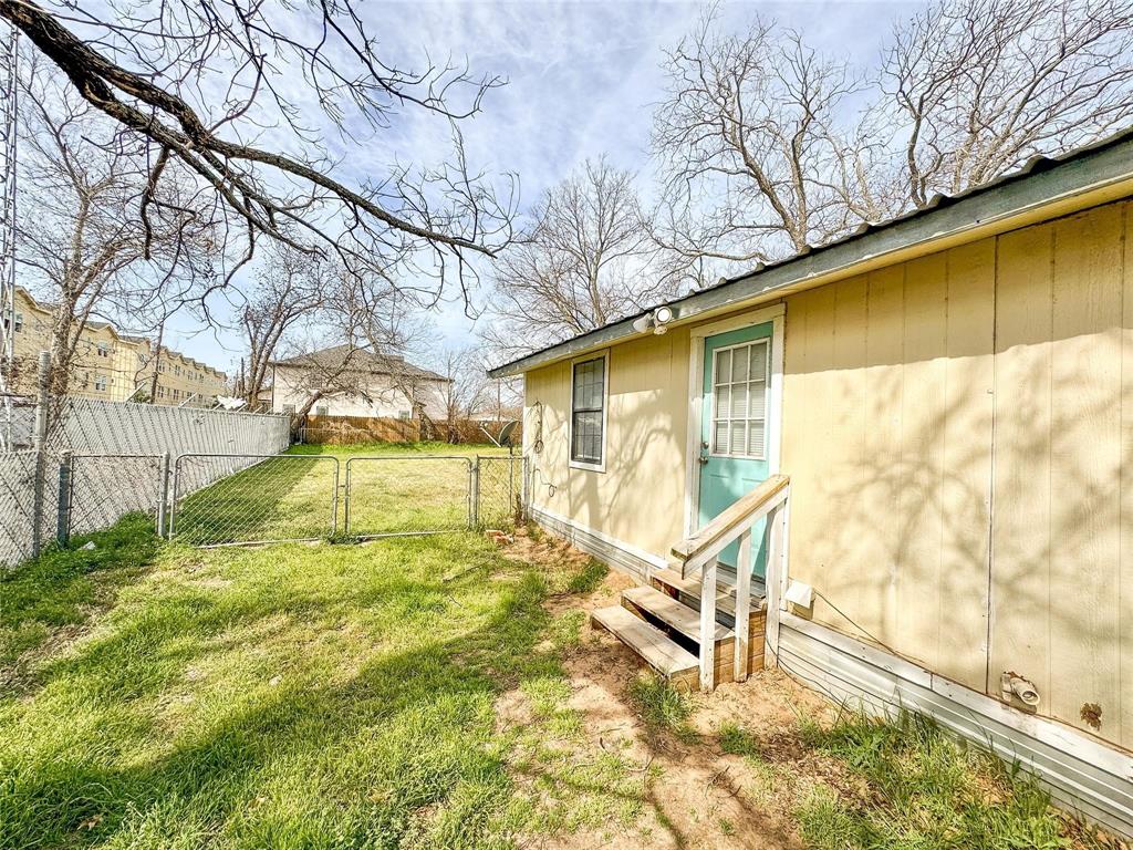 1425, 1435, 420 Groesbeck & Lillian Property Photo 39